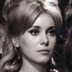 Meet your Posher, Adrianne